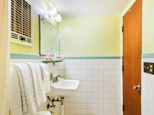 hotel peoria il i 74