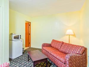 hotel peoria il i 74