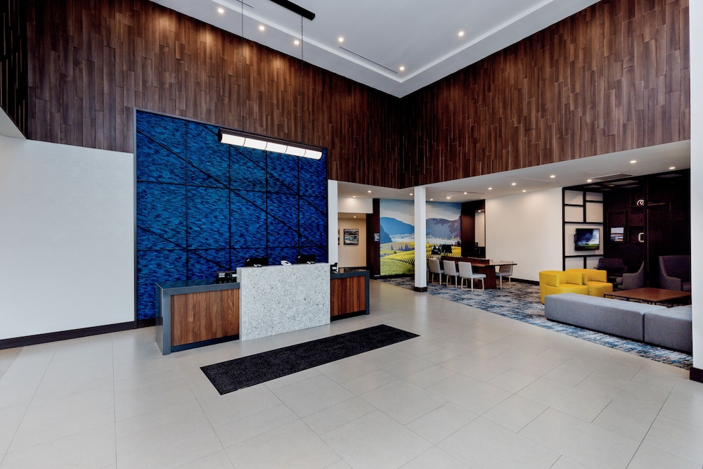 hyatt place kelowna