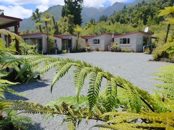 10 Cottages,Near Westcoast Wildlife Centre,3 star