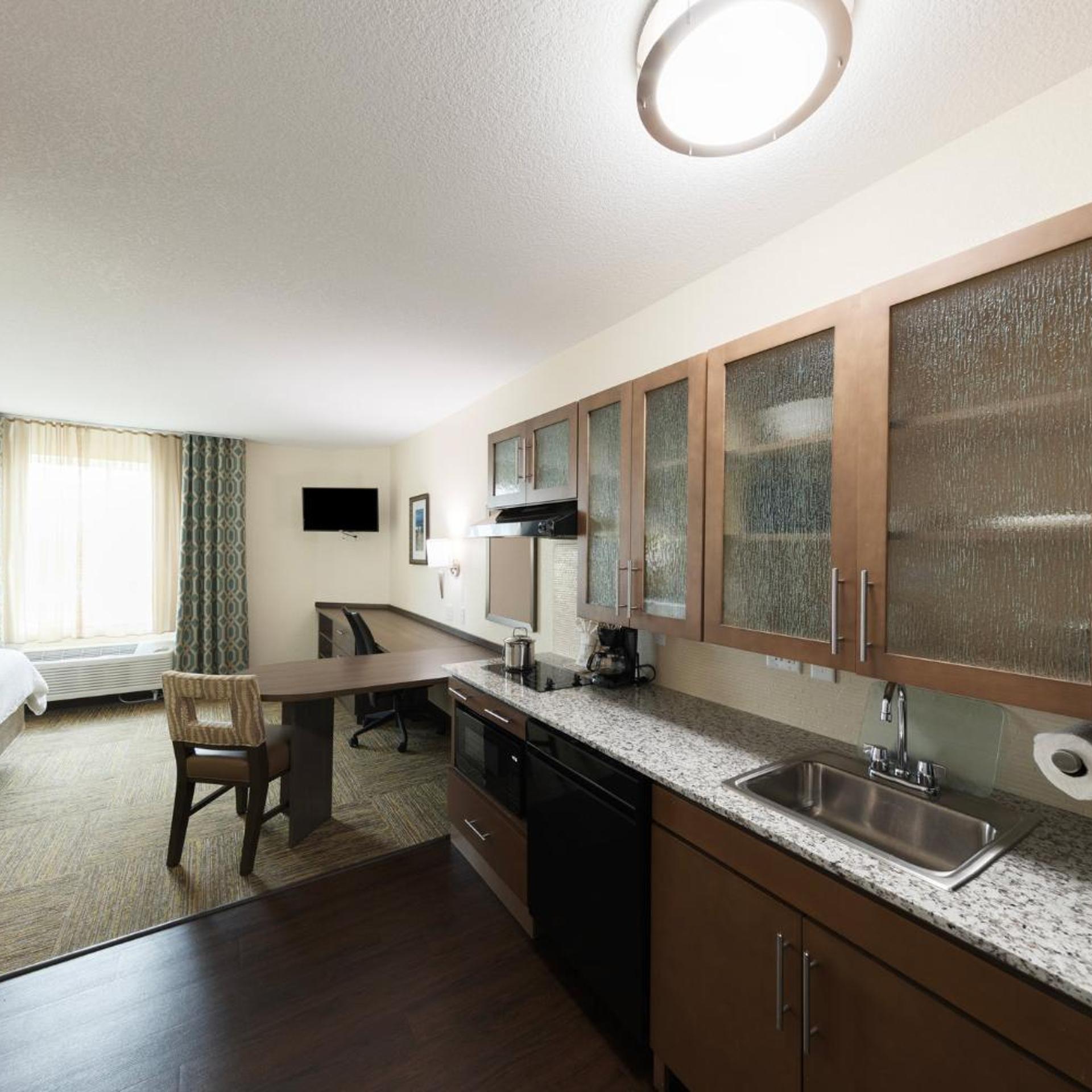 candlewood suites panama city beach pier