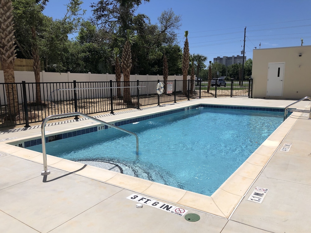 candlewood suites panama city beach pier