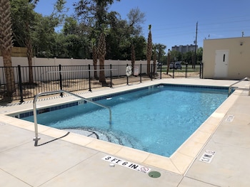 candlewood suites panama city beach pier