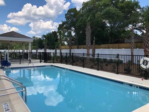 candlewood suites panama city beach pier