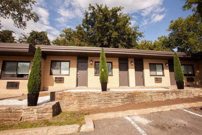 motel newstar laval