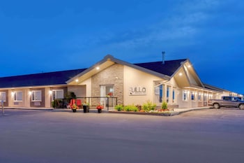 villa inn and suites surestay collection by best western