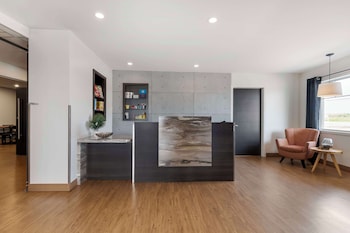 villa inn and suites surestay collection by best western