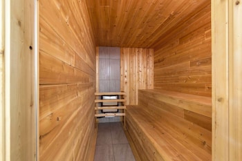 villa inn and suites surestay collection by best western