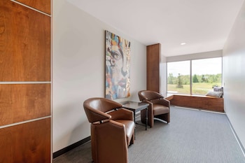 villa inn and suites surestay collection by best western