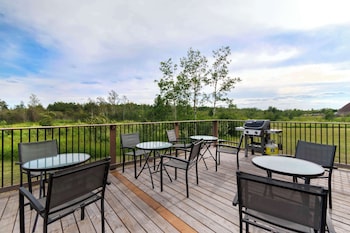 villa inn and suites surestay collection by best western