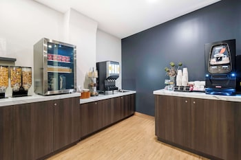 villa inn and suites surestay collection by best western