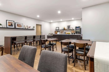 villa inn and suites surestay collection by best western