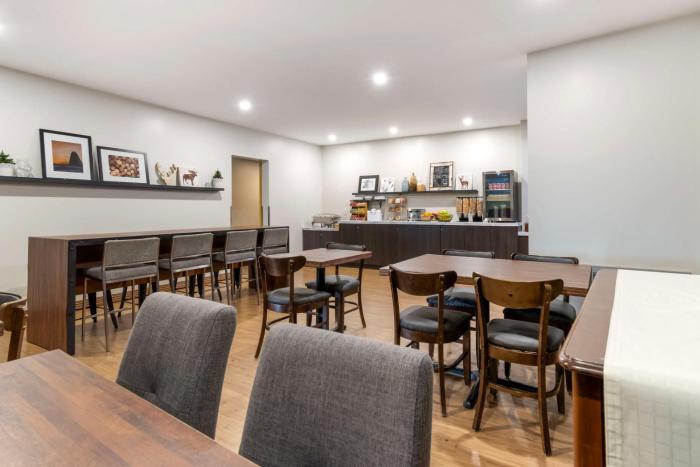 villa inn and suites surestay collection by best western