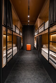 globe runner hotel and hostel