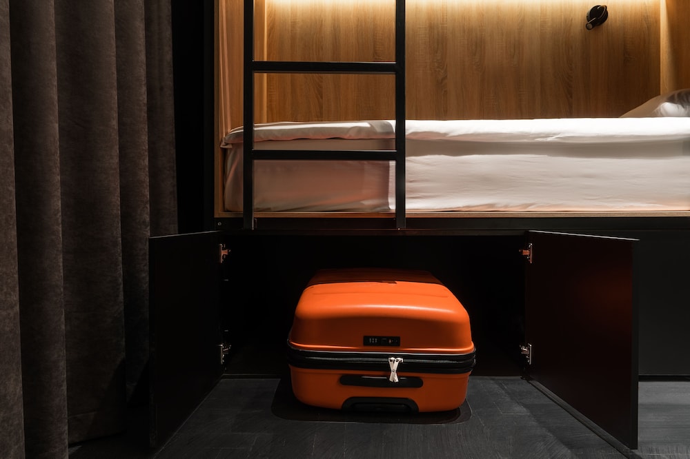 globe runner hotel and hostel