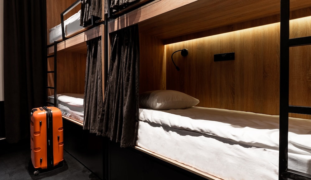 globe runner hotel and hostel