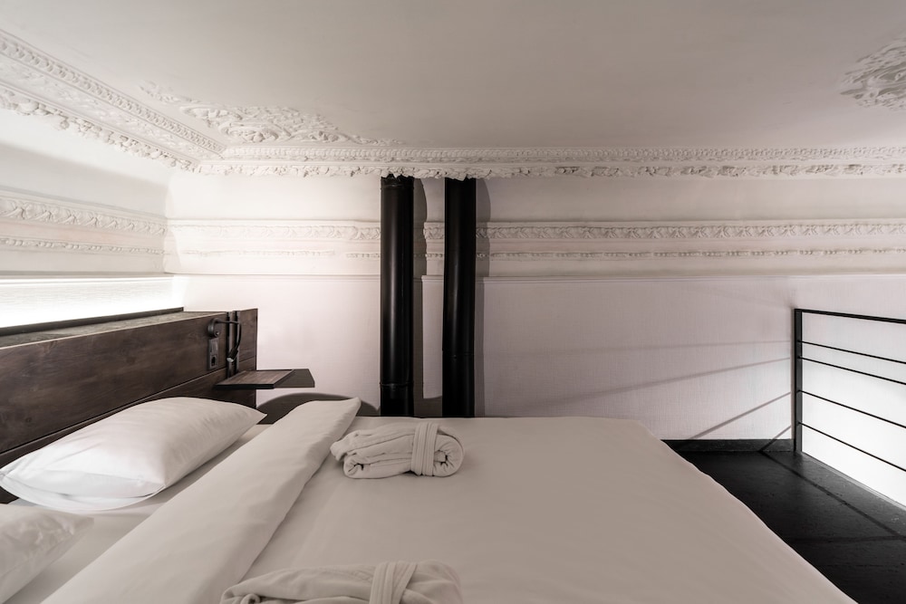 globe runner hotel and hostel