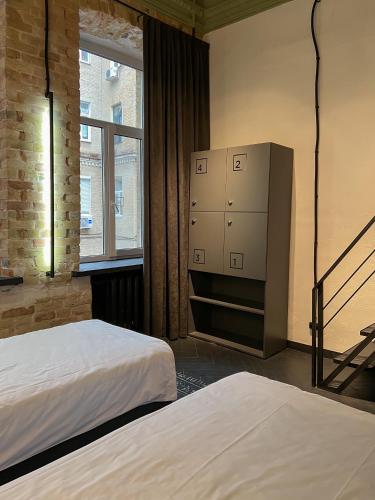globe runner hotel and hostel