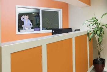 Travelodge By Wyndham Seymour,Indiana>>Columbus,2 star