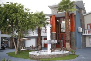 Travetel Or Tambo Airport Hotel,Daveyton>>Brakpan,3.5 star