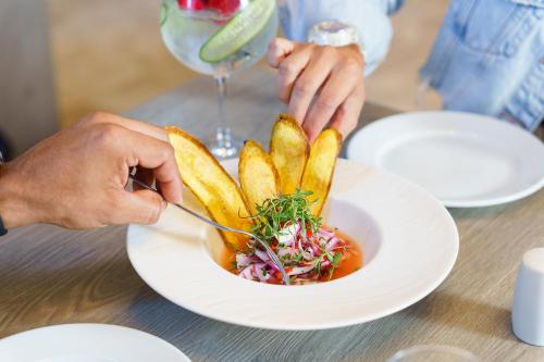 hampton by hilton david