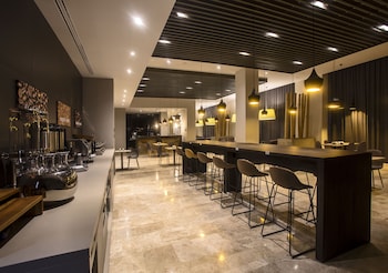 hampton by hilton david