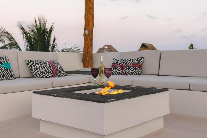 la puerta azul beachfront adults only