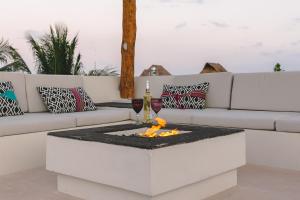 la puerta azul beachfront adults only