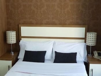 White Lady Hotel,County Cork>>Cork,2 star