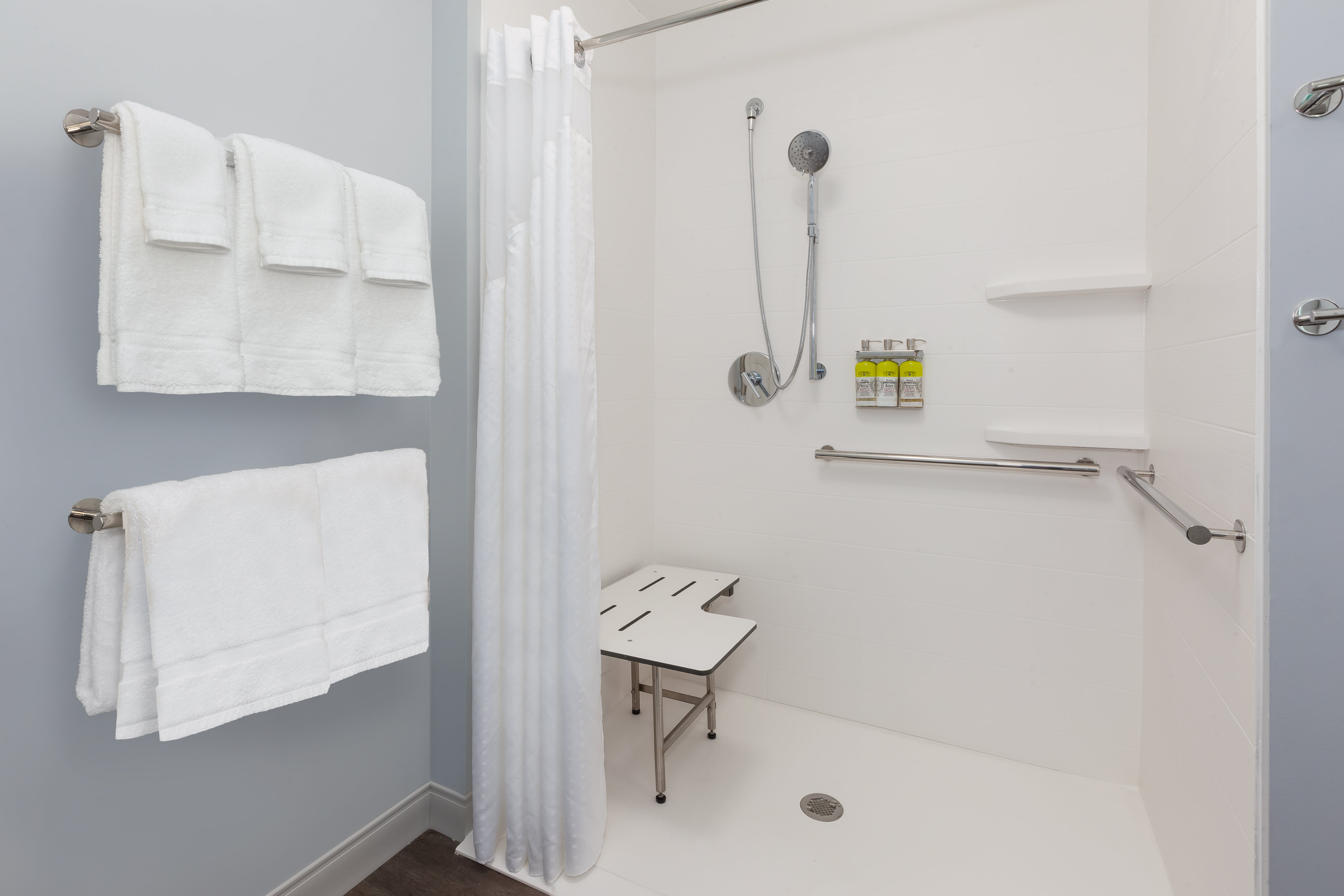 hol inn exp cedar springs grand rapids n