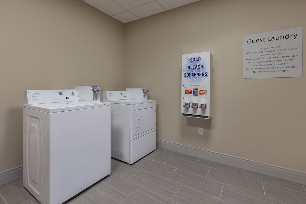 hol inn exp cedar springs grand rapids n