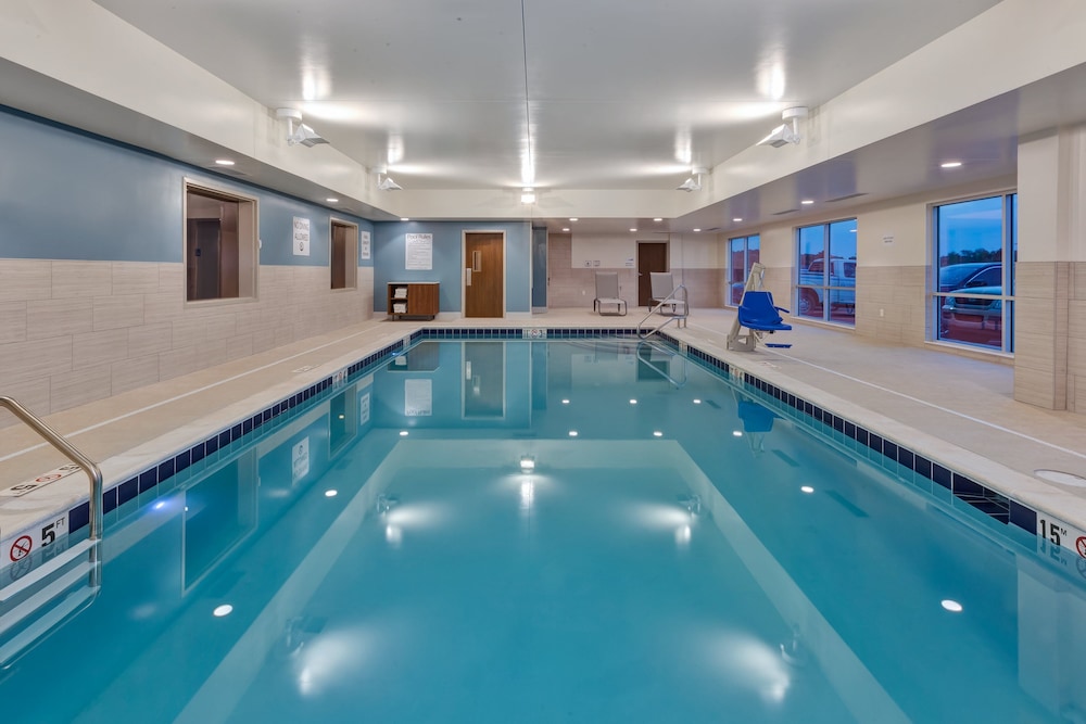 hol inn exp cedar springs grand rapids n