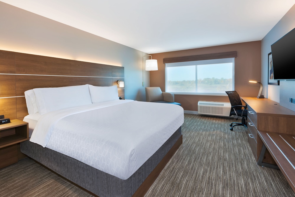 hol inn exp cedar springs grand rapids n