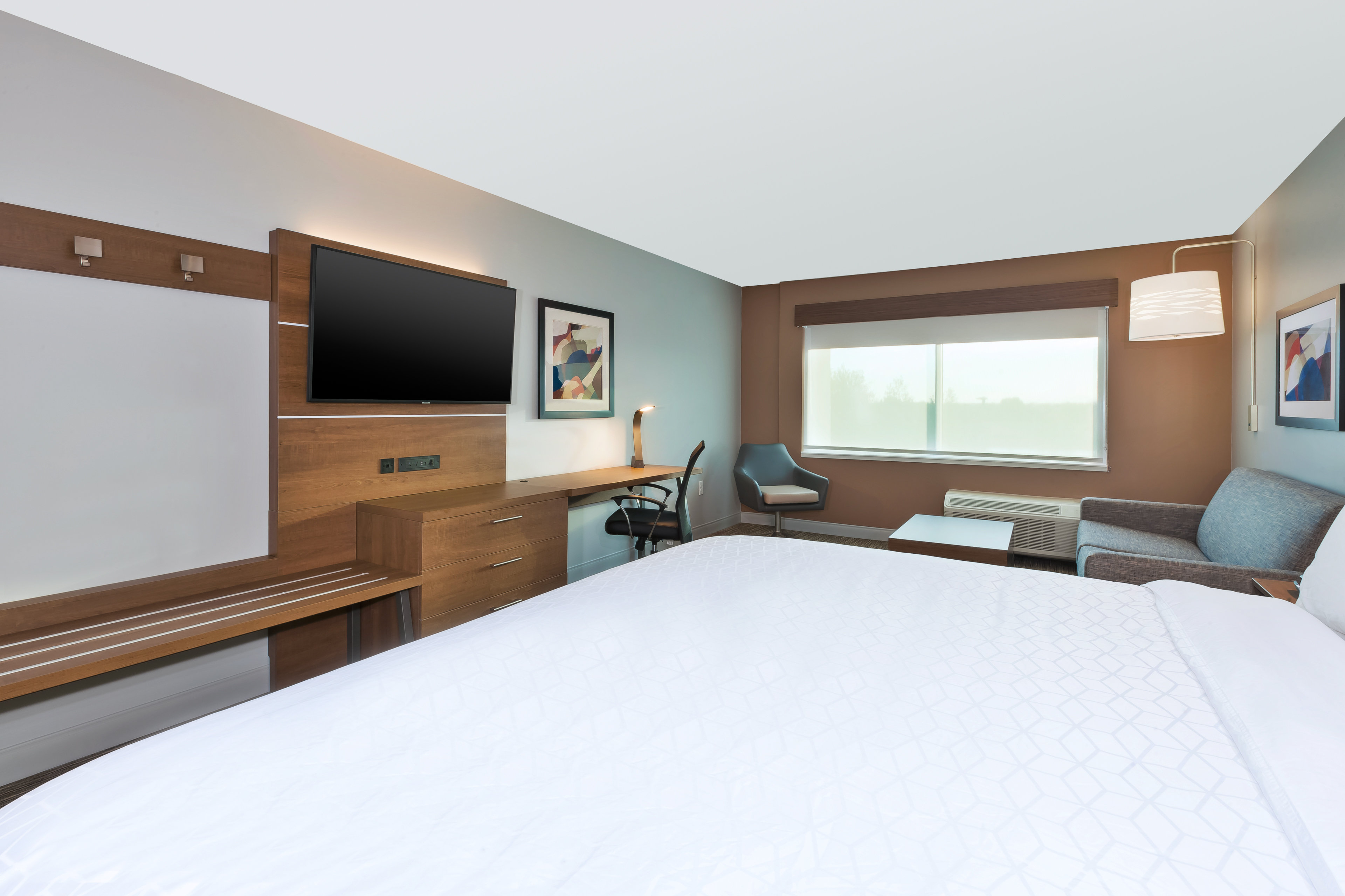 hol inn exp cedar springs grand rapids n