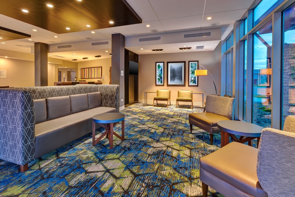 hol inn exp cedar springs grand rapids n