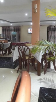 Twiggs Hotel,68B Kipchamba Street Po Box 339 Bomet 20400,3 star