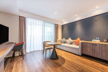 holiday inn express guiyang jinyang avenue an ihg hotel