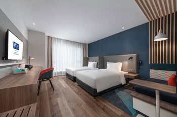 holiday inn express guiyang jinyang avenue an ihg hotel