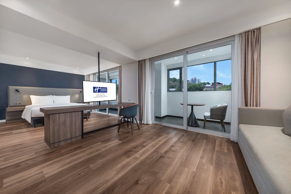 holiday inn express guiyang jinyang avenue an ihg hotel