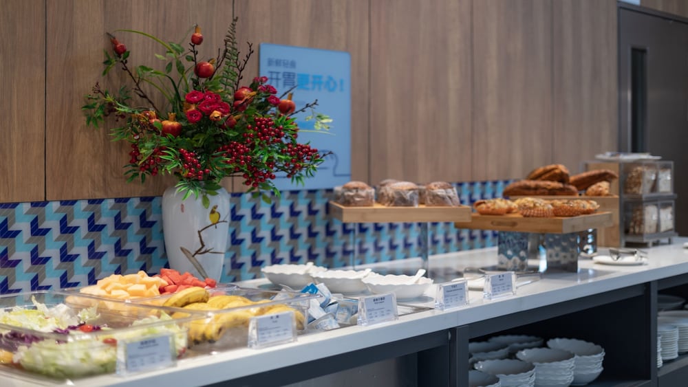 holiday inn express guiyang jinyang avenue an ihg hotel