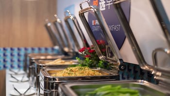 holiday inn express guiyang jinyang avenue an ihg hotel