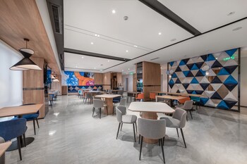 holiday inn express guiyang jinyang avenue an ihg hotel