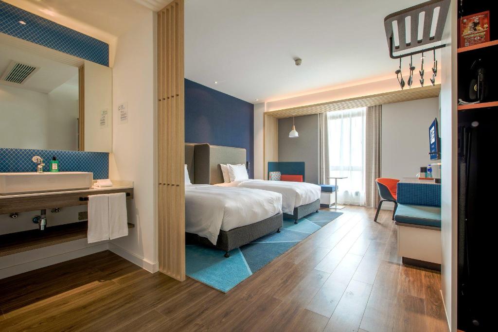 holiday inn express zhangjiagang free trade zone an ihg hotel