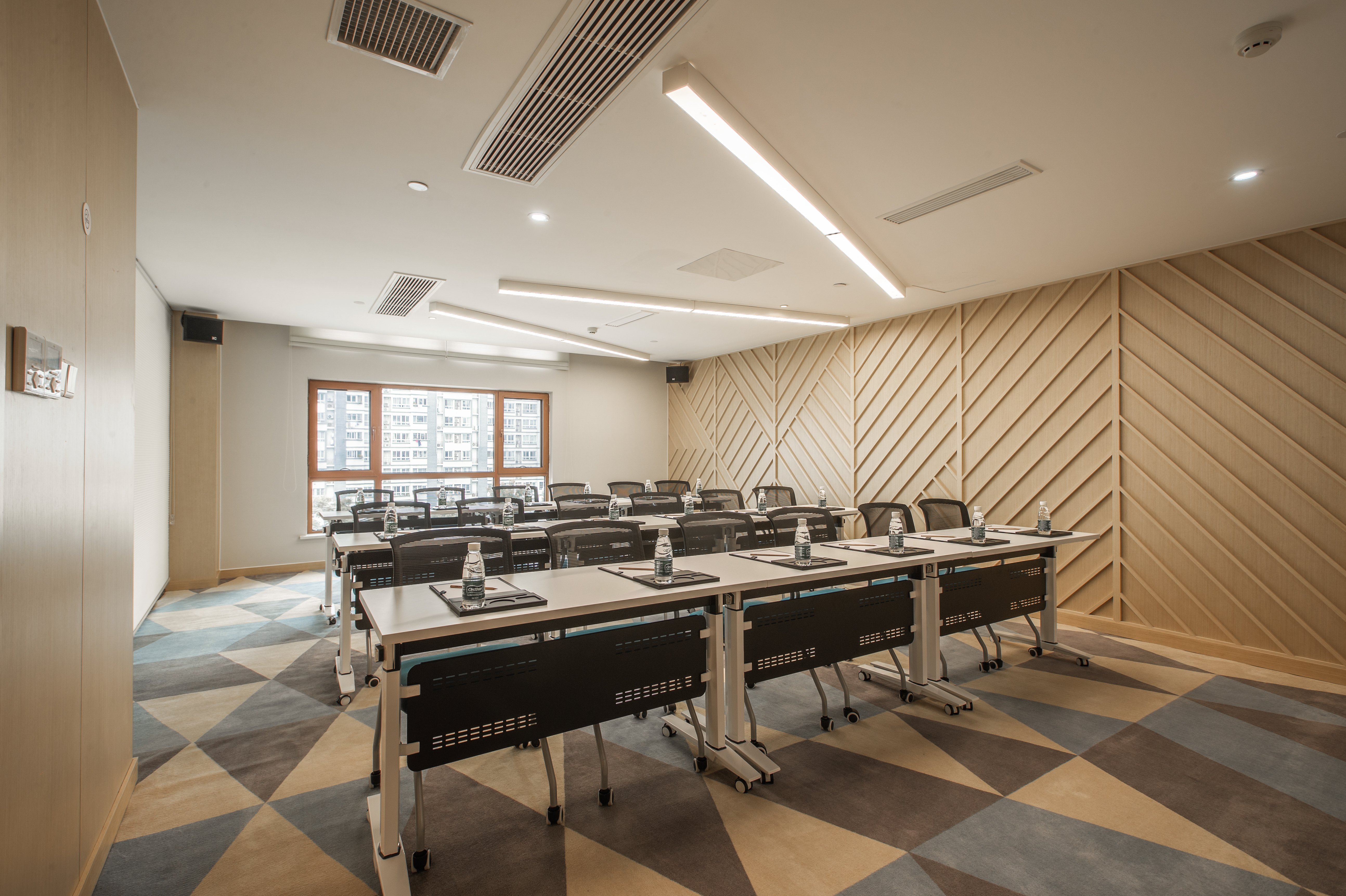 holiday inn express zhangjiagang free trade zone an ihg hotel