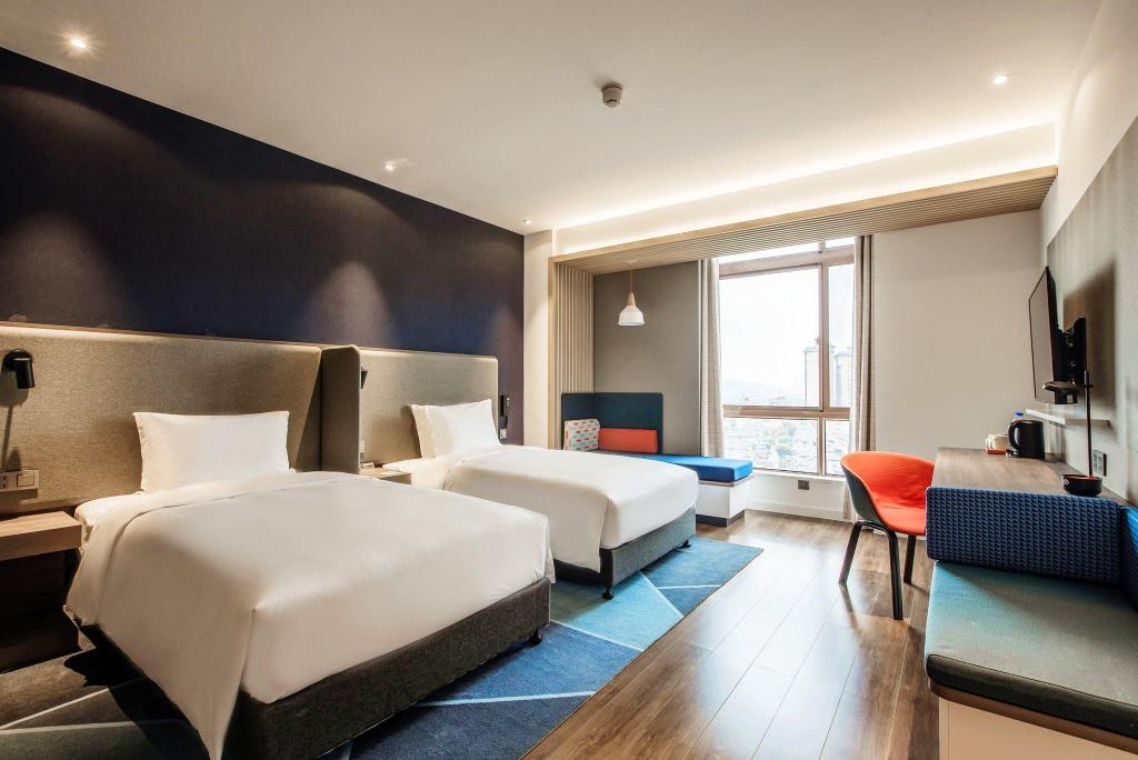 holiday inn express zhangjiagang free trade zone an ihg hotel