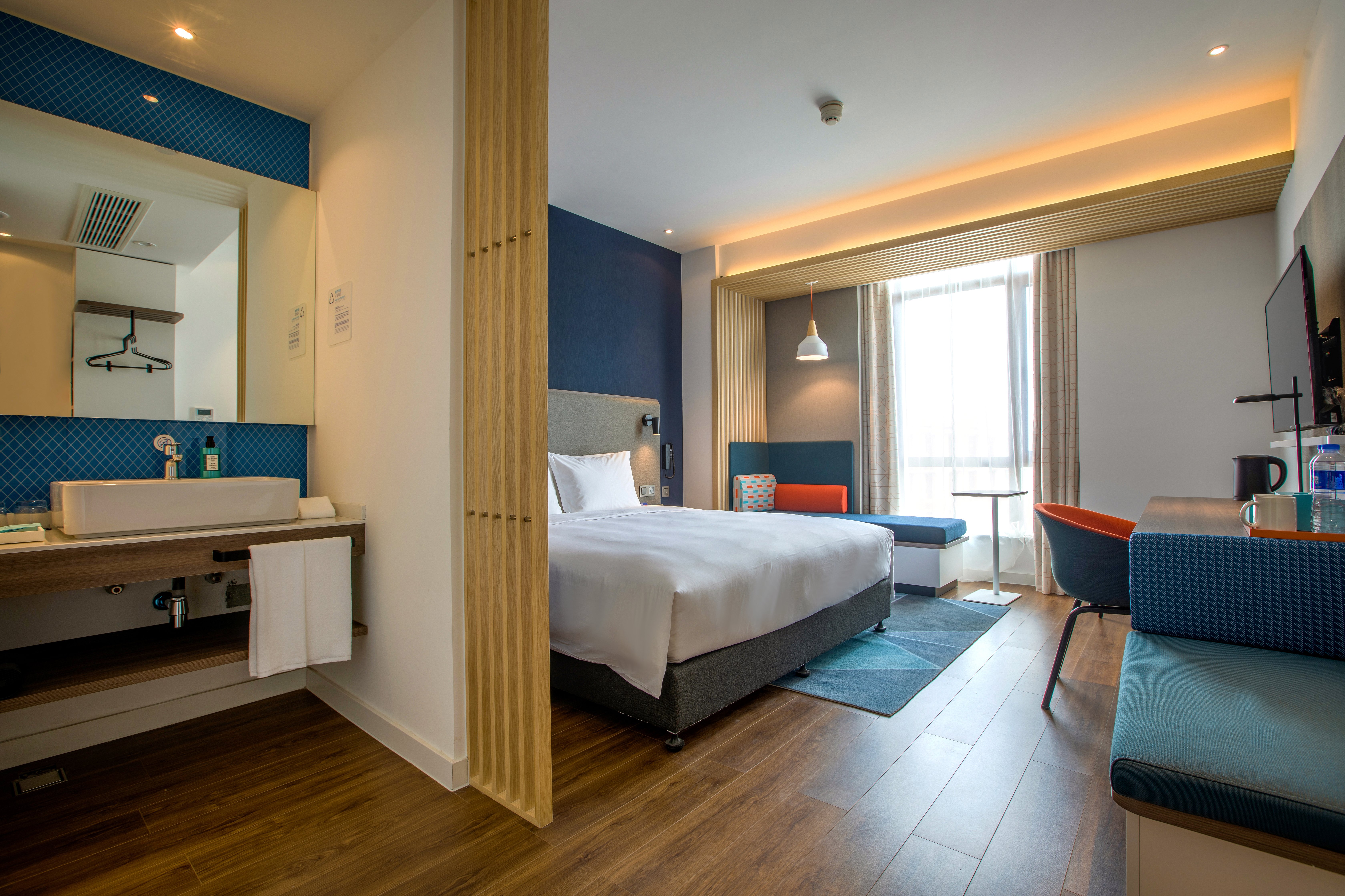 holiday inn express zhangjiagang free trade zone an ihg hotel