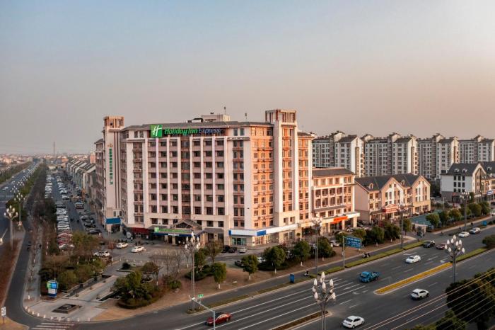 holiday inn express zhangjiagang free trade zone an ihg hotel