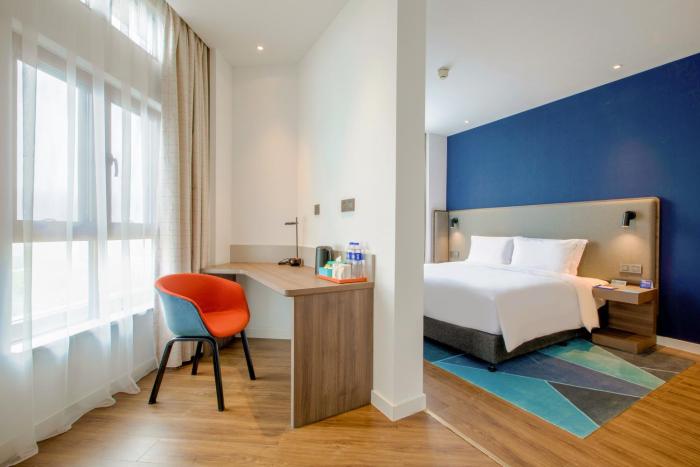 holiday inn express zhangjiagang free trade zone an ihg hotel