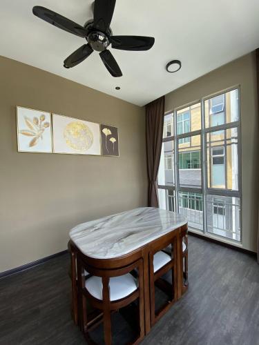 play residence at golden hills