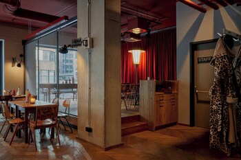 gekko house frankfurt a tribute portfolio hotel